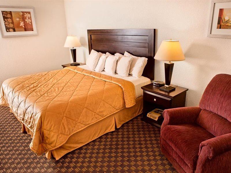 Отель Super 8 By Wyndham Calgary/Airport Экстерьер фото