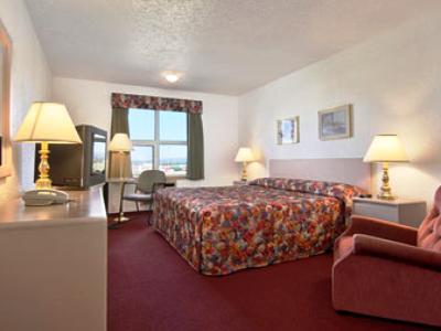 Отель Super 8 By Wyndham Calgary/Airport Номер фото